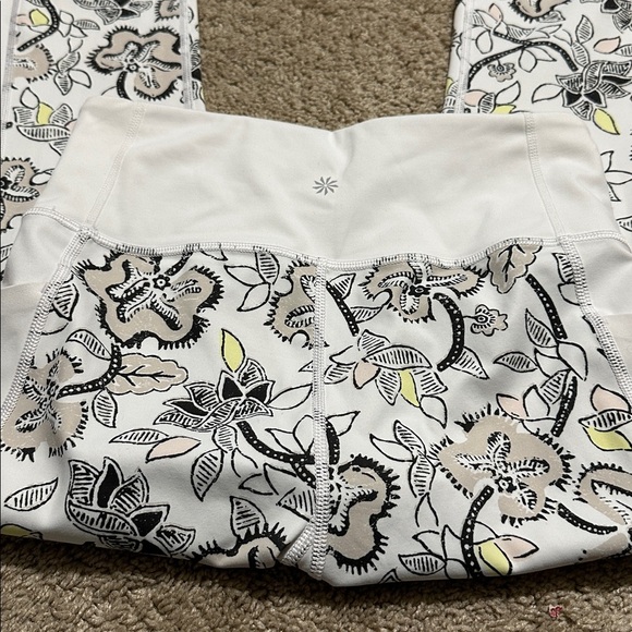 Athleta Women's Leggings Affirmation 7/8 Floral Small White Tights - Picture 7 of 7